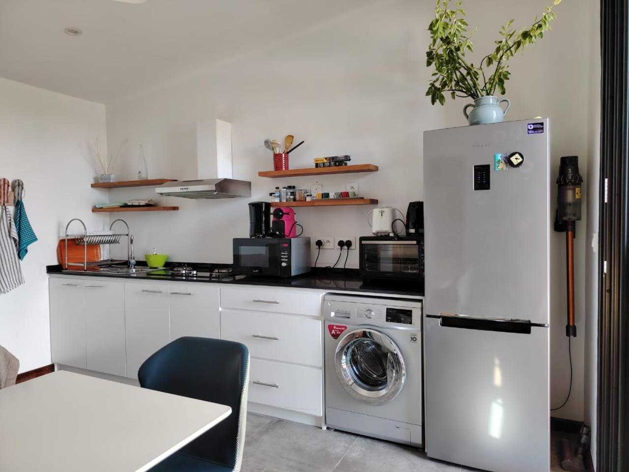 Appartement Le P'tit Bohneur à Trou-aux-Biches Extérieur photo